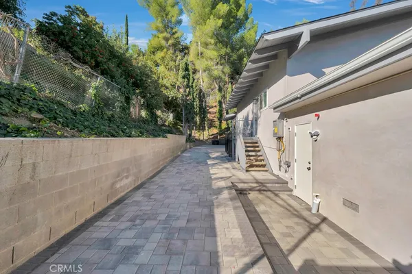 $9,450 | 19653 Valdez Drive, Tarzana, CA 91356