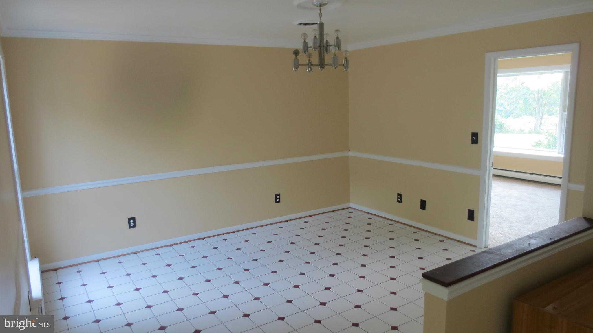 21911 Whites Ferry Road Dickerson, MD 20842 - Photo 12 of 30 Eat in Kitchen