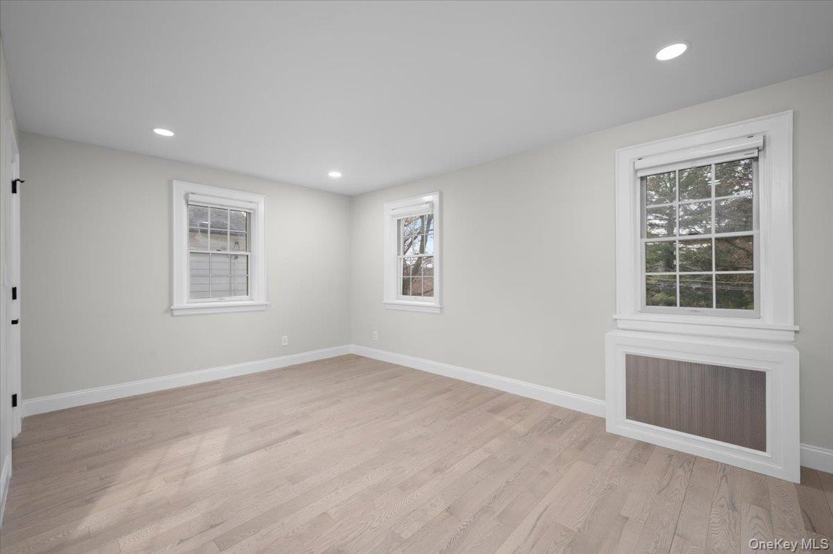 28 Cross Street Bronxville, NY 10708 - Photo 15 of 34 an empty room with windows
