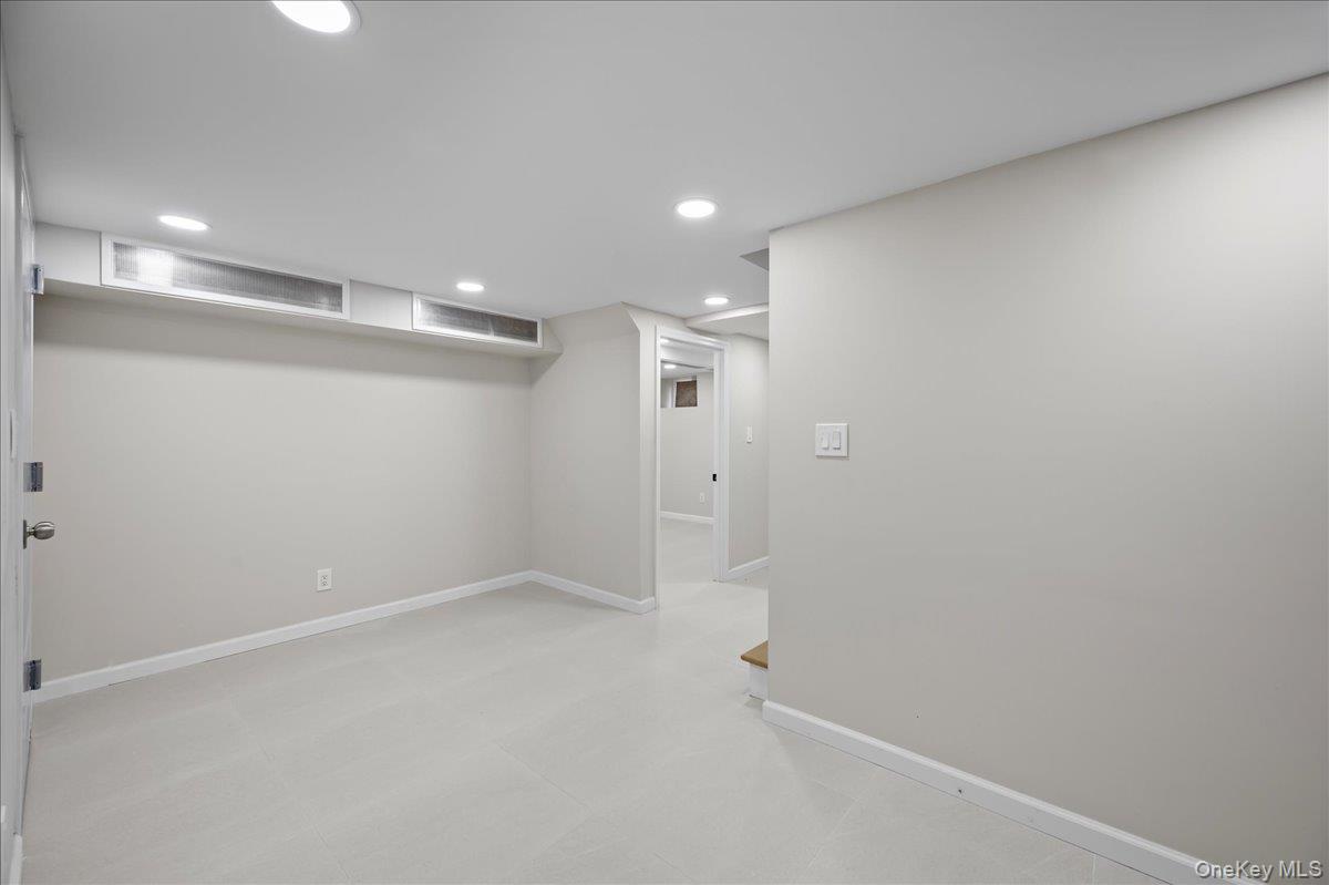28 Cross Street Bronxville, NY 10708 - Photo 21 of 34 a view of empty room