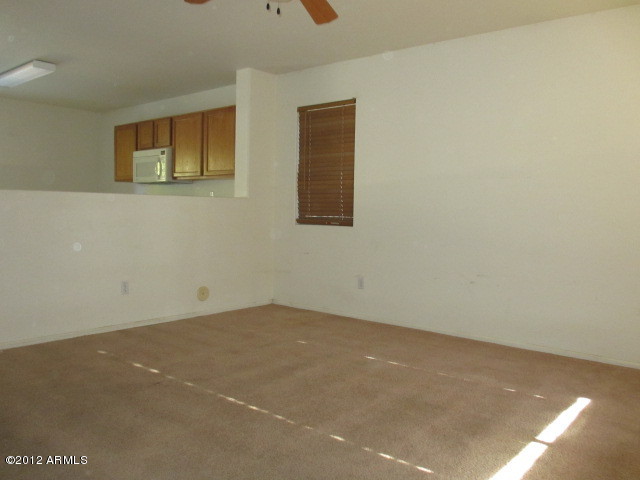 21379 Keystone Drive Maricopa, AZ 85138 - Photo 7 of 24 023-154966-Great Room (2)