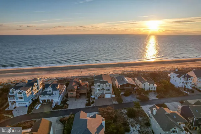 $6,200,000 | 37105 Ocean Park Lane, Fenwick Island, DE 19944