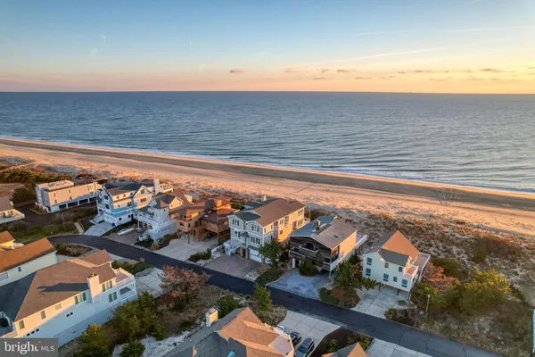 $6,200,000 | 37105 Ocean Park Lane, Fenwick Island, DE 19944