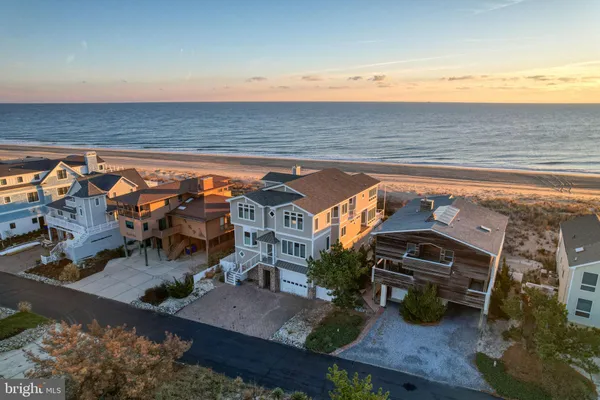 $6,200,000 | 37105 Ocean Park Lane, Fenwick Island, DE 19944