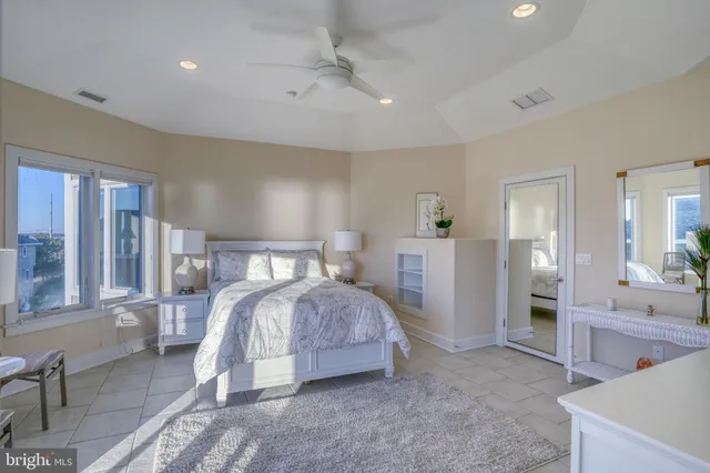 $6,200,000 | 37105 Ocean Park Lane, Fenwick Island, DE 19944