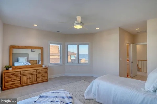 $6,200,000 | 37105 Ocean Park Lane, Fenwick Island, DE 19944