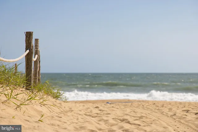 $6,200,000 | 37105 Ocean Park Lane, Fenwick Island, DE 19944