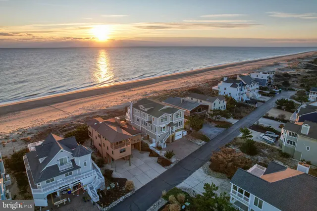 $6,200,000 | 37105 Ocean Park Lane, Fenwick Island, DE 19944