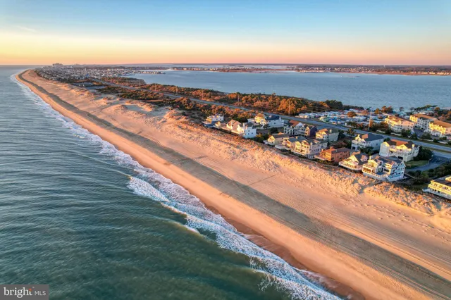 $6,200,000 | 37105 Ocean Park Lane, Fenwick Island, DE 19944