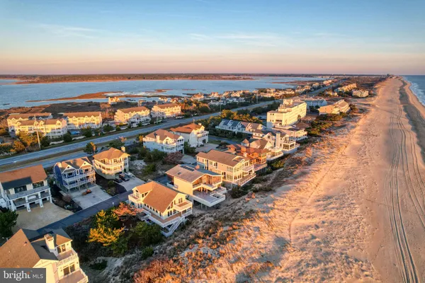 $6,200,000 | 37105 Ocean Park Lane, Fenwick Island, DE 19944