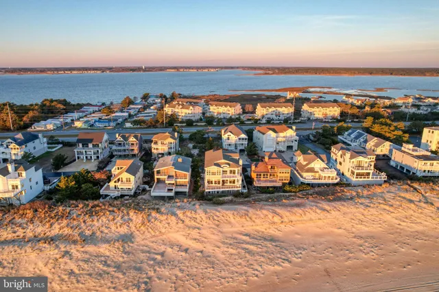 $6,200,000 | 37105 Ocean Park Lane, Fenwick Island, DE 19944