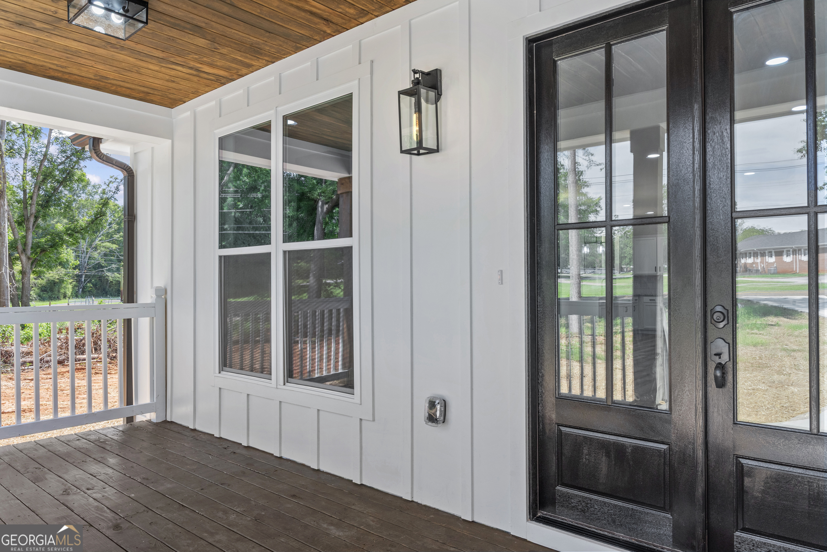 1113 Cornwall Drive Madison, GA 30650 - Photo 3 of 37