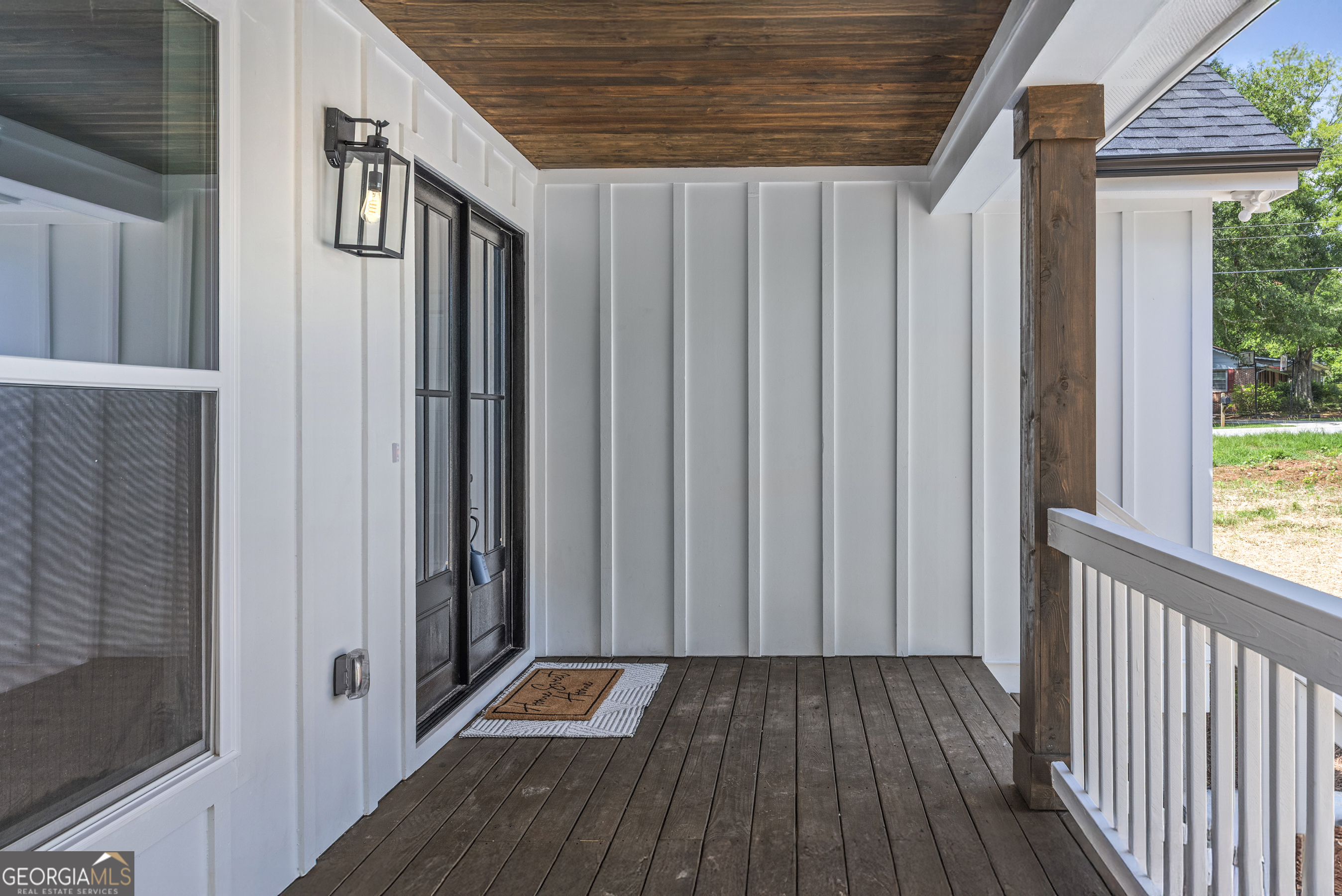 1113 Cornwall Drive Madison, GA 30650 - Photo 4 of 37