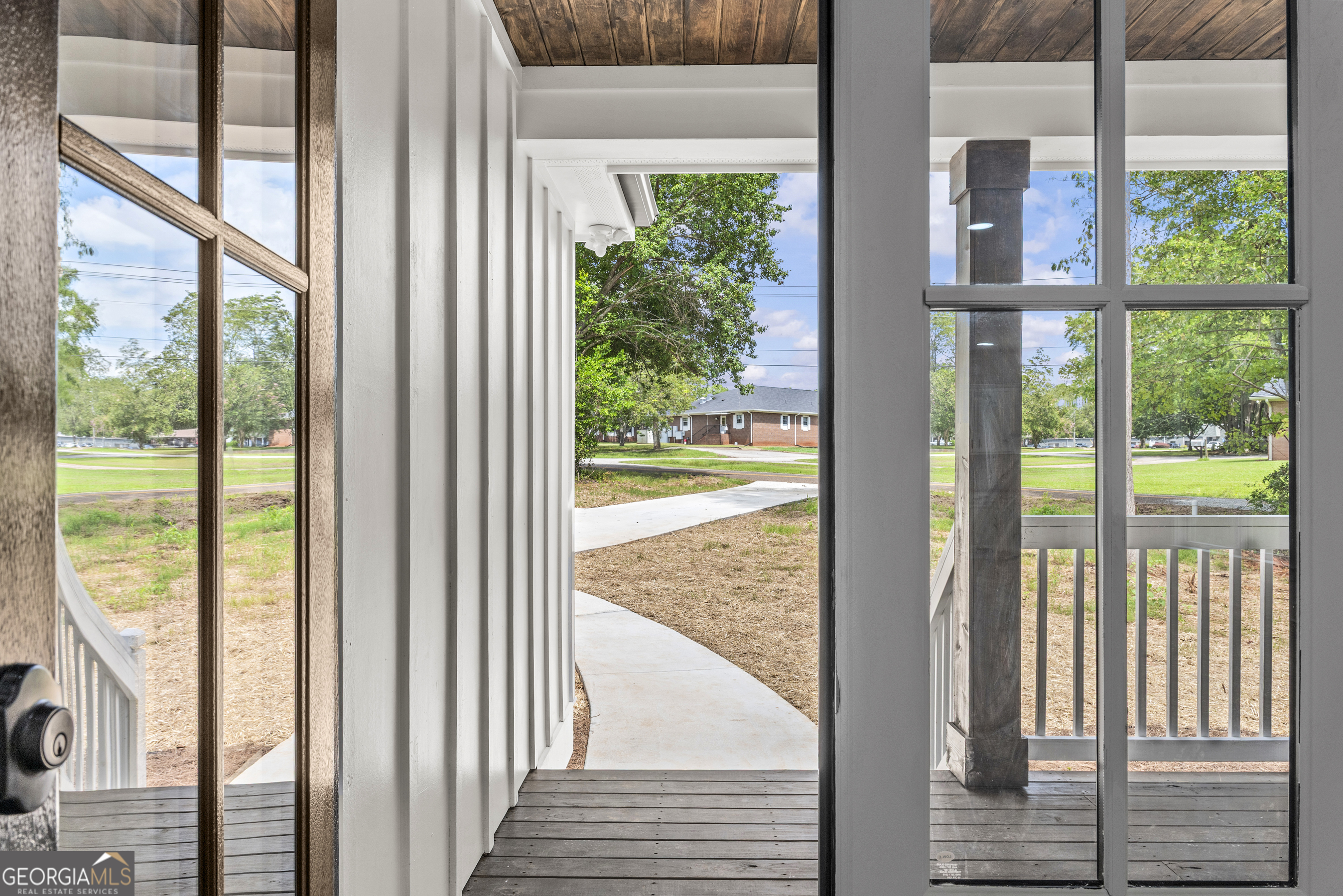 1113 Cornwall Drive Madison, GA 30650 - Photo 6 of 37