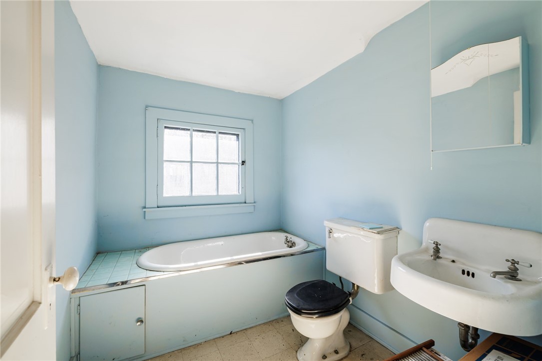 336 Canterbury Road Rochester, NY 14607 - Photo 8 of 23