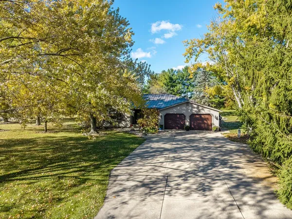 $570,000 | 3305 North 300 East, Fremont, IN 46737