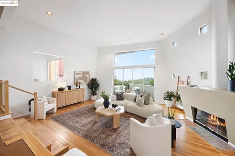 $1,395,000 | 6590 Oakwood Drive, Oakland, CA 94611