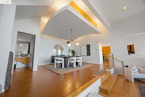 $1,395,000 | 6590 Oakwood Drive, Oakland, CA 94611