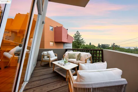 $1,395,000 | 6590 Oakwood Drive, Oakland, CA 94611