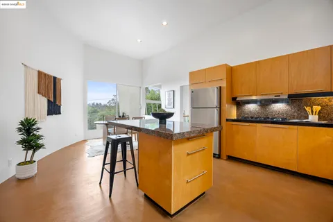 $1,395,000 | 6590 Oakwood Drive, Oakland, CA 94611