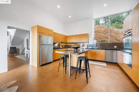 $1,395,000 | 6590 Oakwood Drive, Oakland, CA 94611