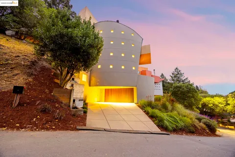 $1,395,000 | 6590 Oakwood Drive, Oakland, CA 94611