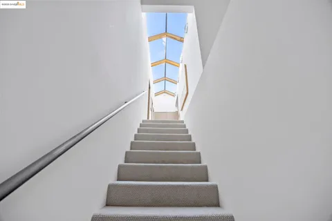 $1,395,000 | 6590 Oakwood Drive, Oakland, CA 94611