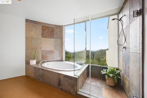 $1,395,000 | 6590 Oakwood Drive, Oakland, CA 94611