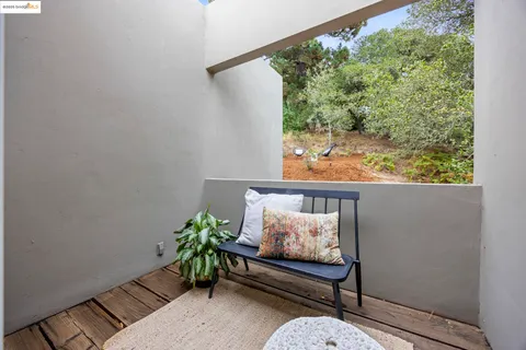 $1,395,000 | 6590 Oakwood Drive, Oakland, CA 94611