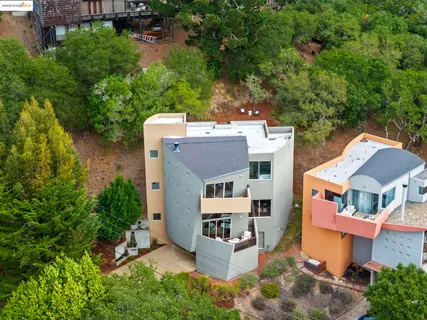 $1,395,000 | 6590 Oakwood Drive, Oakland, CA 94611