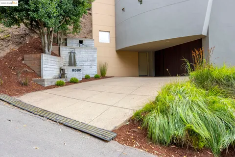 $1,395,000 | 6590 Oakwood Drive, Oakland, CA 94611
