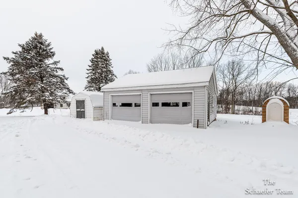 $338,000 | 4885 Gavin Lake Road Northeast, Ada, MI 49301