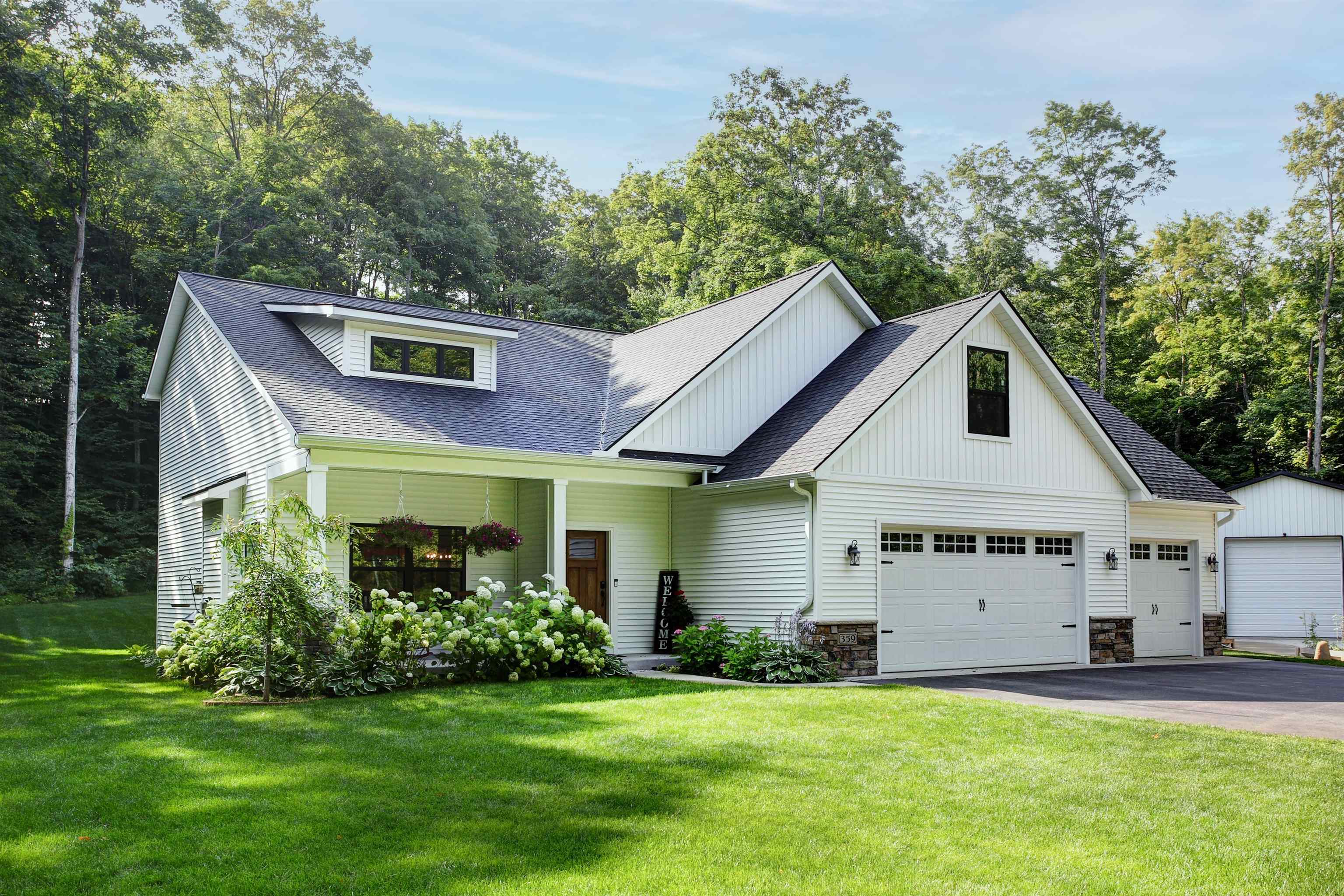 359 West Valley Road Maple City, MI 49664 - Photo 4 of 46
