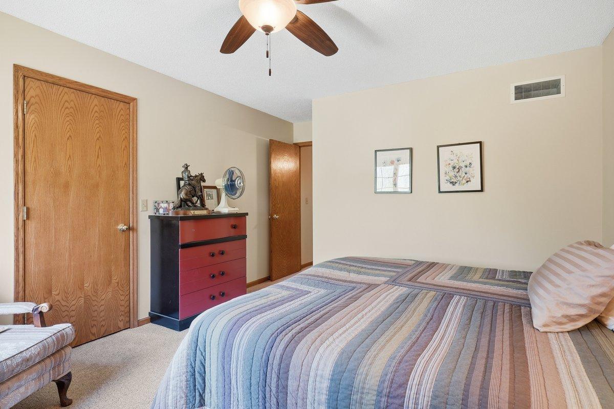 208 Country Oaks Road River Falls, WI 54022 - Photo 20 of 36