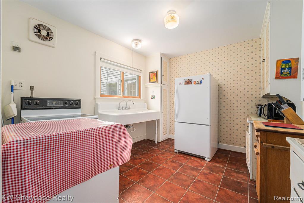 3125 North Adams Road Bloomfield Hills, MI 48304 - Photo 13 of 35 Gallery Image 13