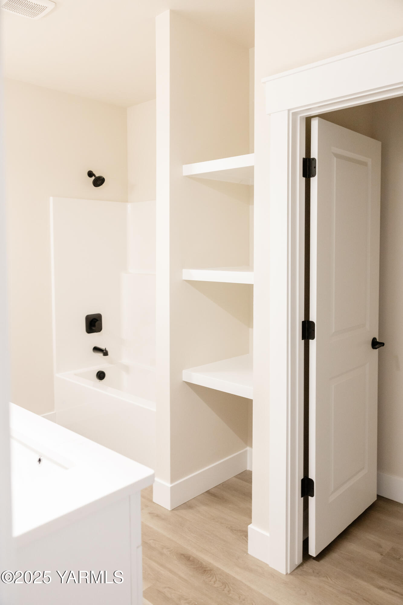 209 Victoria Street Sunnyside, WA 98944 - Photo 17 of 24