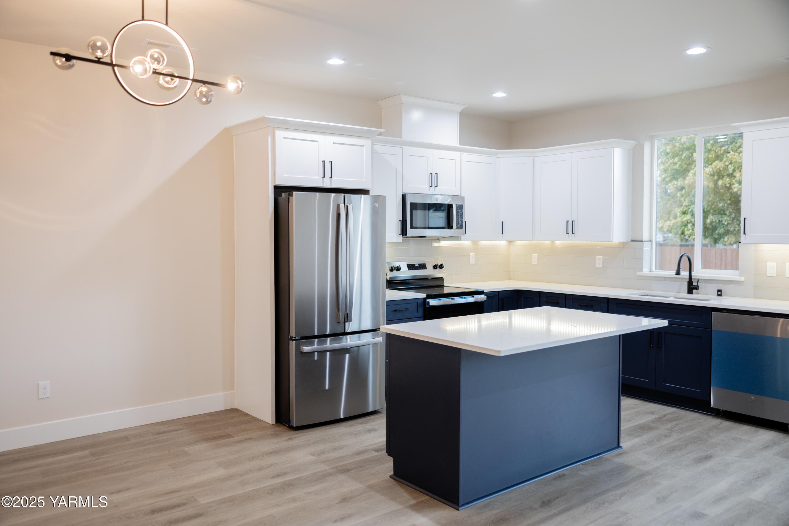 209 Victoria Street Sunnyside, WA 98944 - Photo 17 of 24 Photo Nov 01 20251103 4 02 12 AM