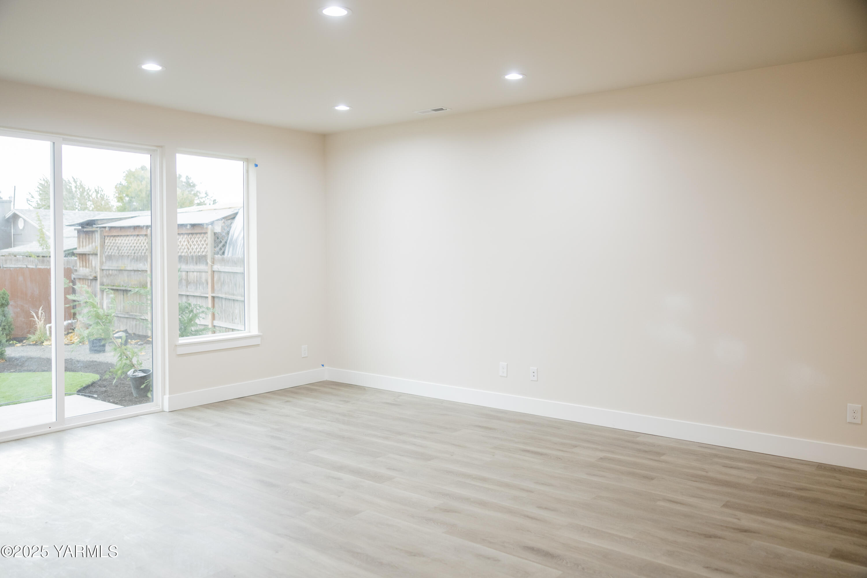 209 Victoria Street Sunnyside, WA 98944 - Photo 19 of 24 Photo Nov 01 20251103 4 03 09 AM