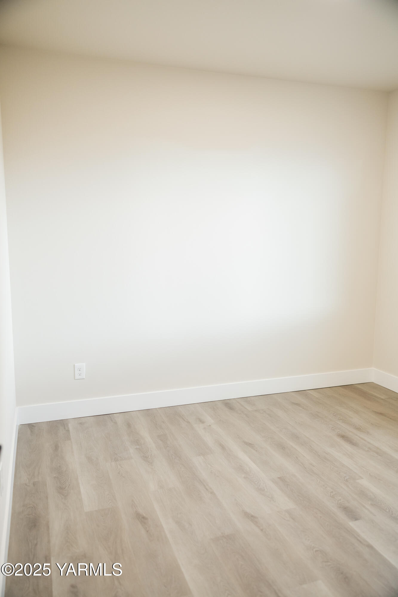 209 Victoria Street Sunnyside, WA 98944 - Photo 4 of 24 Photo Nov 01 20251103 4 07 48 AM