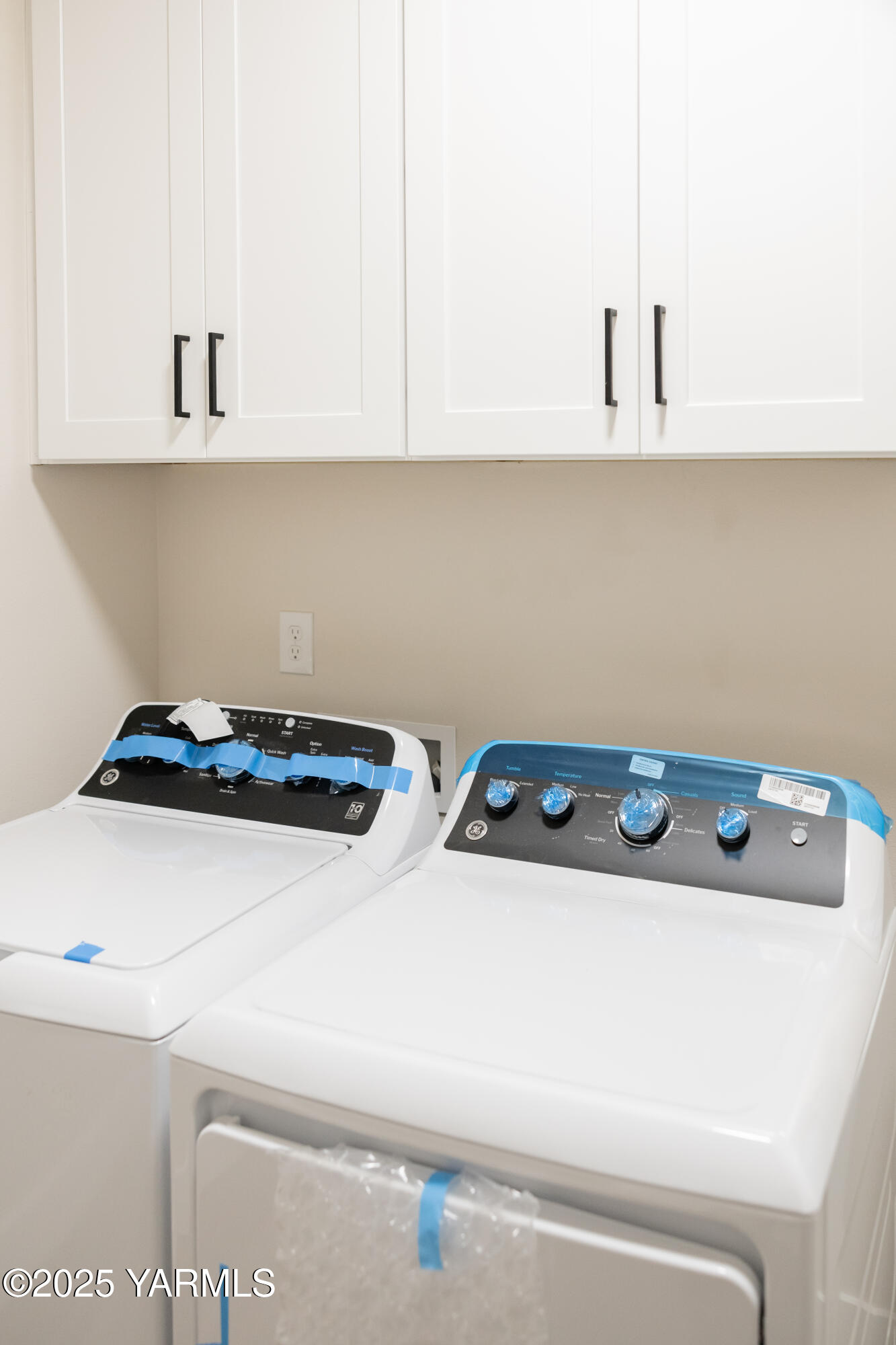 209 Victoria Street Sunnyside, WA 98944 - Photo 6 of 24 Photo Nov 01 20251103 4 11 10 AM