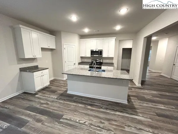 $499,900 | 5155 Mark Drive Northeast, Hickory, NC 28601