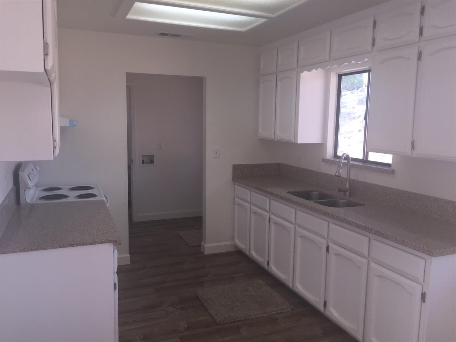 28924 Limestone Way Coarsegold, CA 93614 - Photo 3 of 7