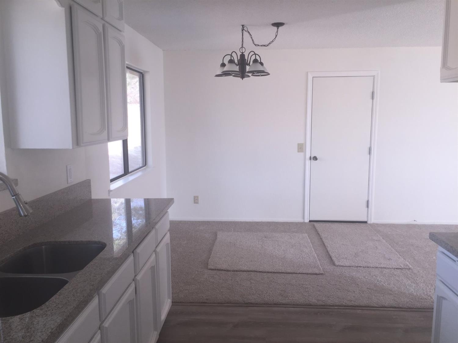 28924 Limestone Way Coarsegold, CA 93614 - Photo 4 of 7