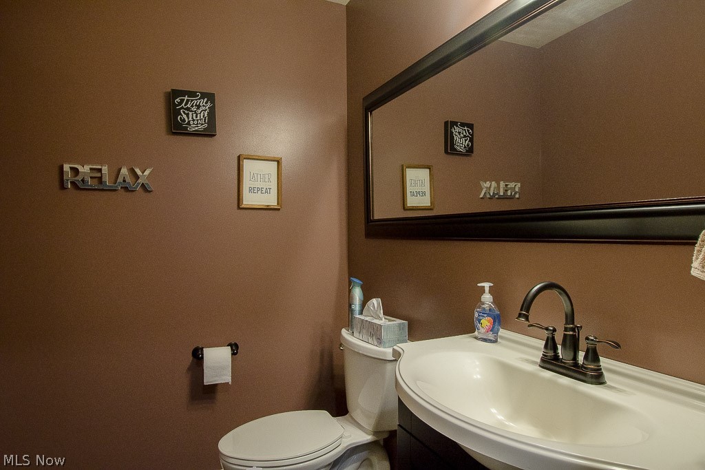5915 Woodside Road Cleveland, OH 44143 - Photo 10 of 23