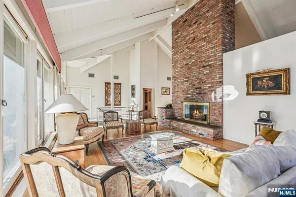 $1,395,000 | 873 Olentangy Road, Franklin Lakes, NJ 07417