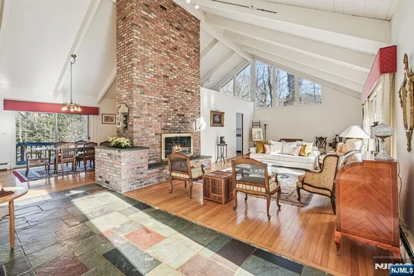 $1,395,000 | 873 Olentangy Road, Franklin Lakes, NJ 07417