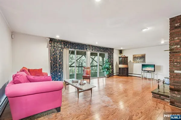 $1,395,000 | 873 Olentangy Road, Franklin Lakes, NJ 07417