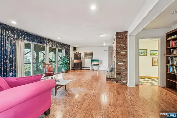 $1,395,000 | 873 Olentangy Road, Franklin Lakes, NJ 07417