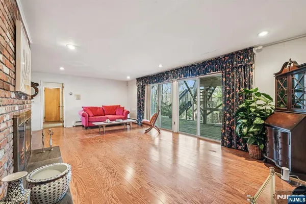 $1,395,000 | 873 Olentangy Road, Franklin Lakes, NJ 07417