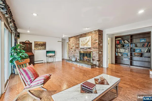 $1,395,000 | 873 Olentangy Road, Franklin Lakes, NJ 07417